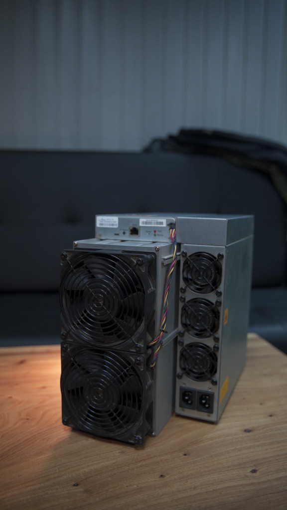 ASIC майнер Bitmain Antminer S7 ASIC майнер Bitmain Antminer S7