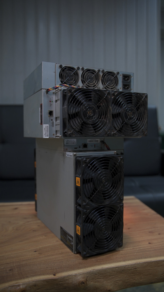 ASIC майнер Bitmain Antminer S7 ASIC майнер Bitmain Antminer S7