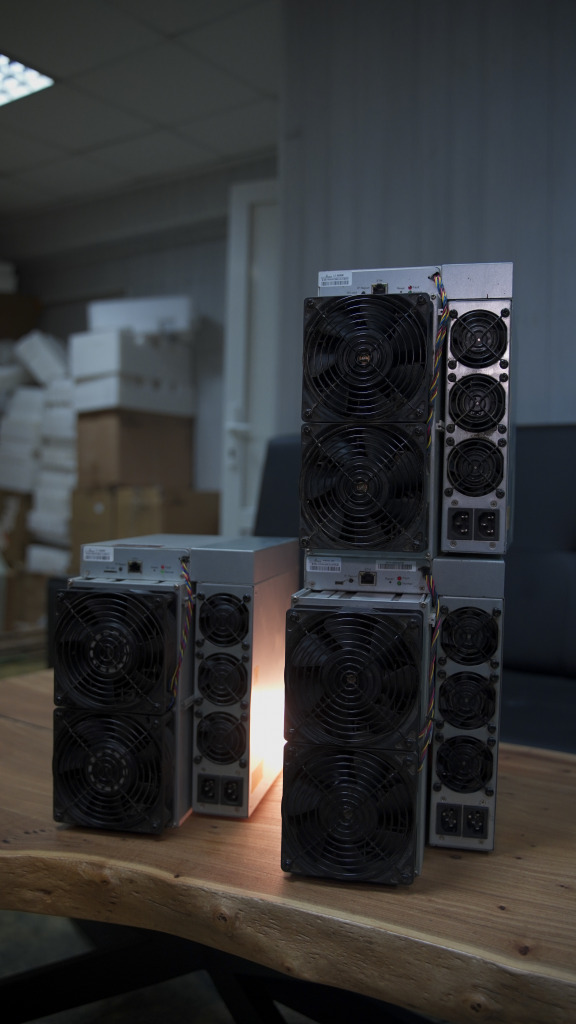 ASIC майнер Bitmain Antminer S7 ASIC майнер Bitmain Antminer S7