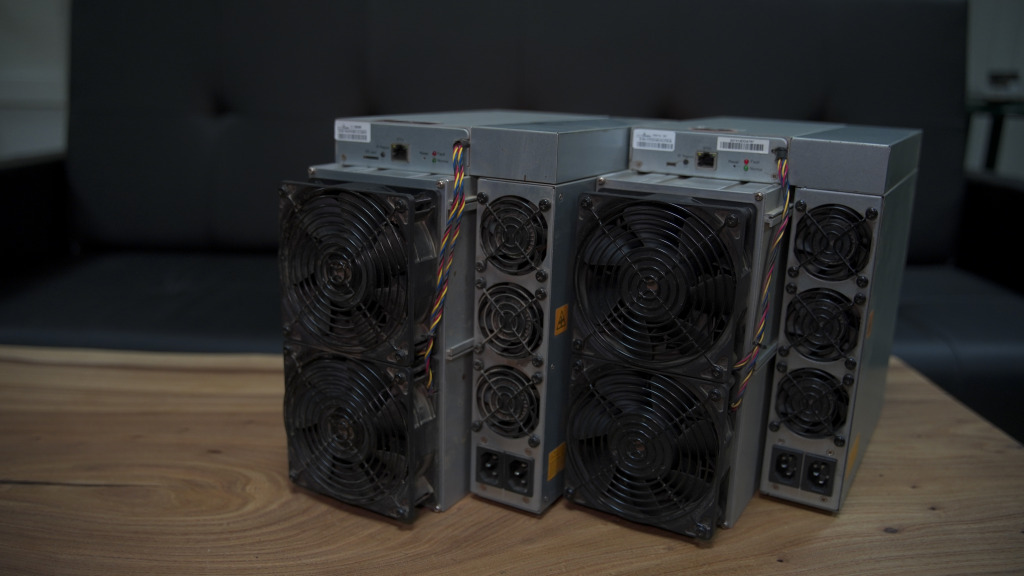 ASIC майнер Canaan Avalon A1566 185 TH/s