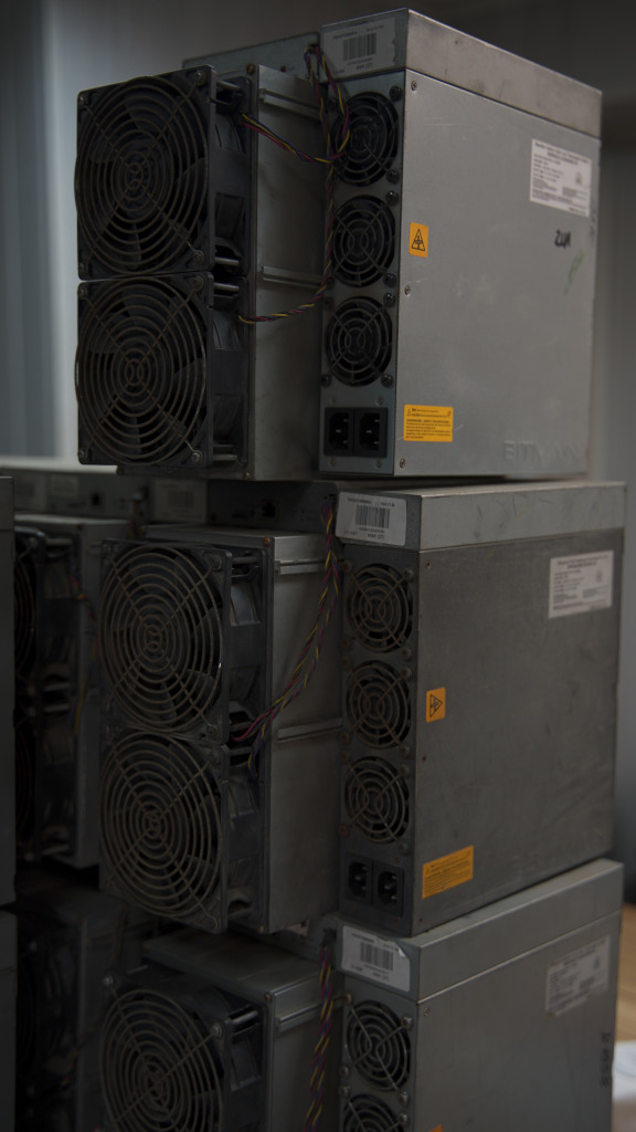 Холодный кошелёк для криптовалюты Ledger