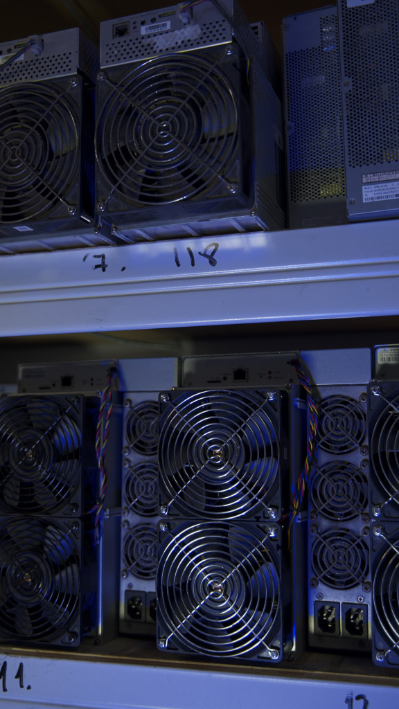 Холодный кошелёк для криптовалюты Ledger