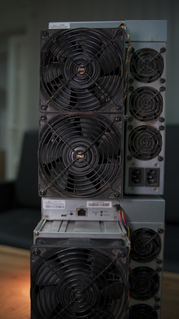 ASIC майнер Goldshell LT5 1.5 GH/s