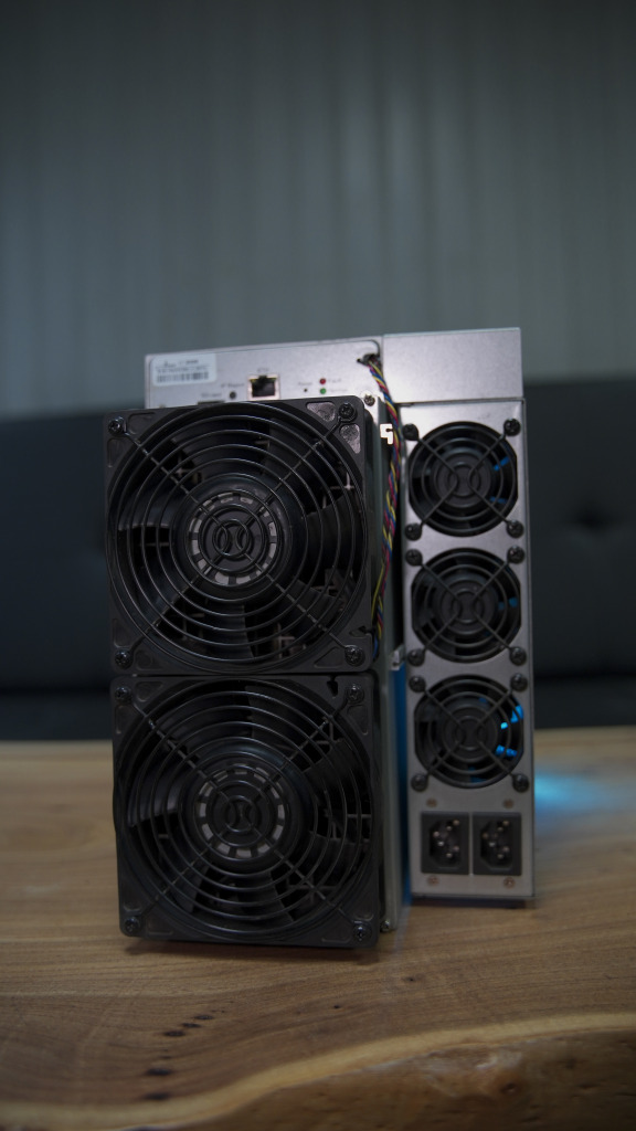 ASIC майнер IceRiver KS5L 120 TH/s ASIC майнер IceRiver KS5L 120 TH/s