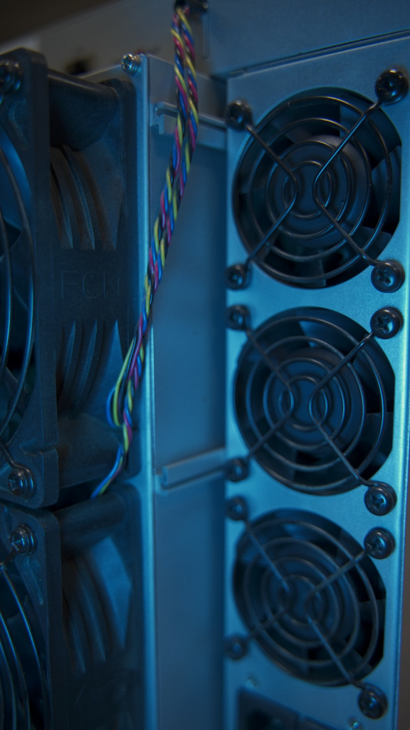 ASIC майнер iPollo X1 10 TH/s