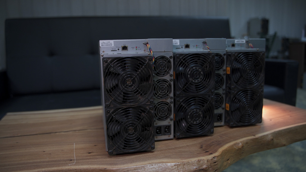 ASIC майнер MicroBT WhatsMiner M61 208 TH/s ASIC майнер MicroBT WhatsMiner M61 208 TH/s