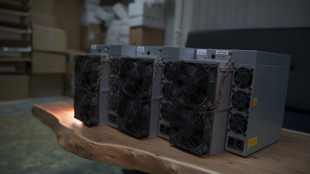 ASIC майнер MicroBT WhatsMiner M61 208 TH/s ASIC майнер MicroBT WhatsMiner M61 208 TH/s