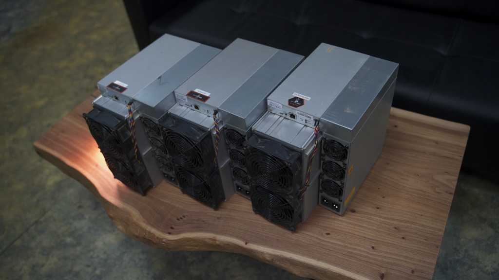 ASIC майнер MicroBT WhatsMiner M61 208 TH/s ASIC майнер MicroBT WhatsMiner M61 208 TH/s