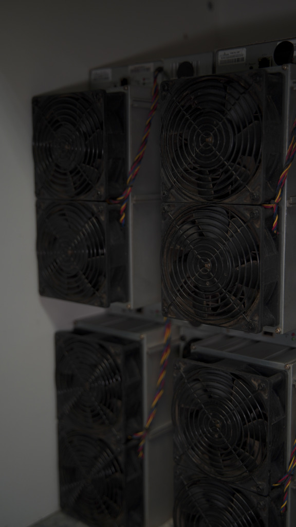 ASIC майнер MicroBT WhatsMiner M61S+ 234 TH/s